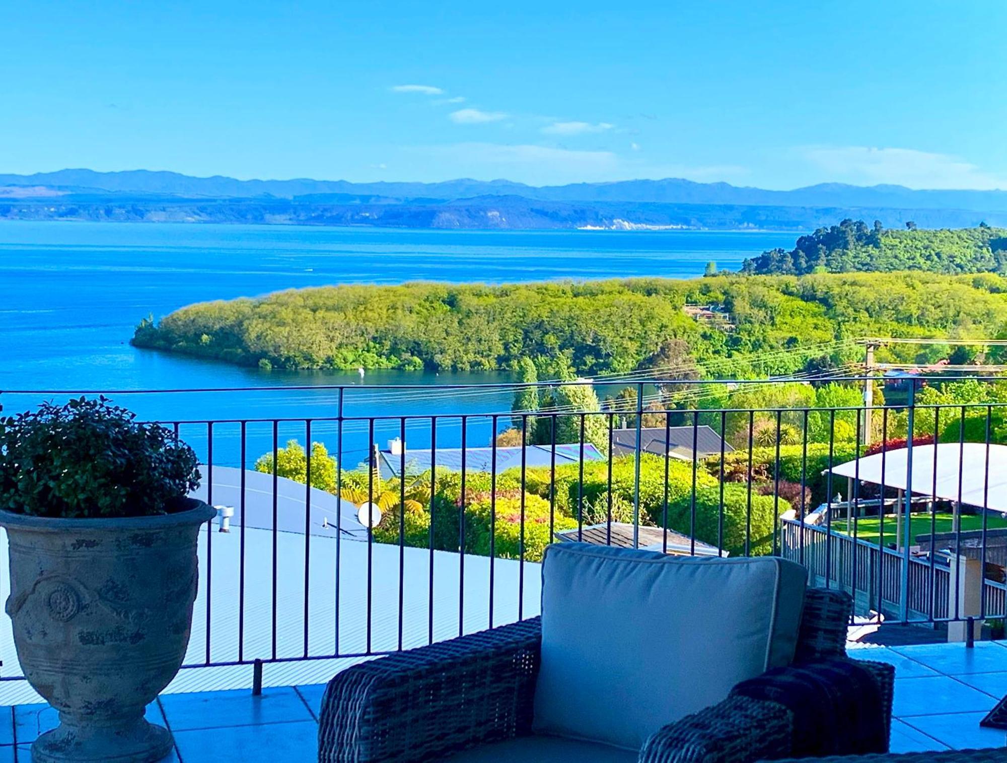 The Flying Trout Boutique Lodge Lago Lago Taupo Exterior foto