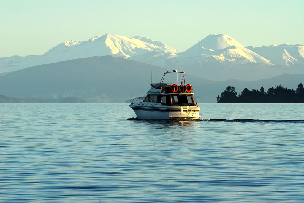 The Flying Trout Boutique Lodge Lago Lago Taupo Exterior foto